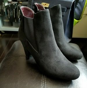 BCBGeneration Dolan Heeled Chelsea Ankle Boot